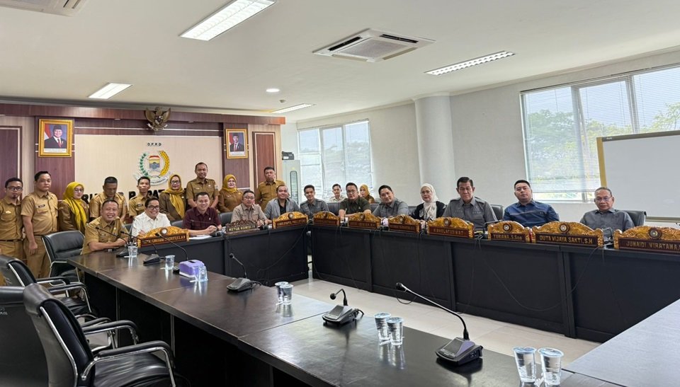 Seragam Gratis Hampir 38 Ribu Setel Mulai Dibagikan, Disdik Palembang Ungkap Alasan Terlambat